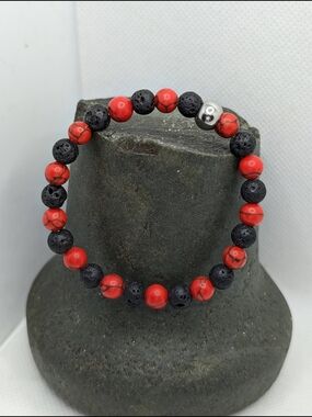 Hand Crafted Red and Black Beaded Stretch Bracelet